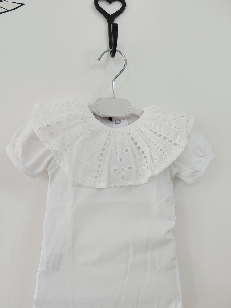 Body e T-shirt con collo in pizzo Phi Clothing