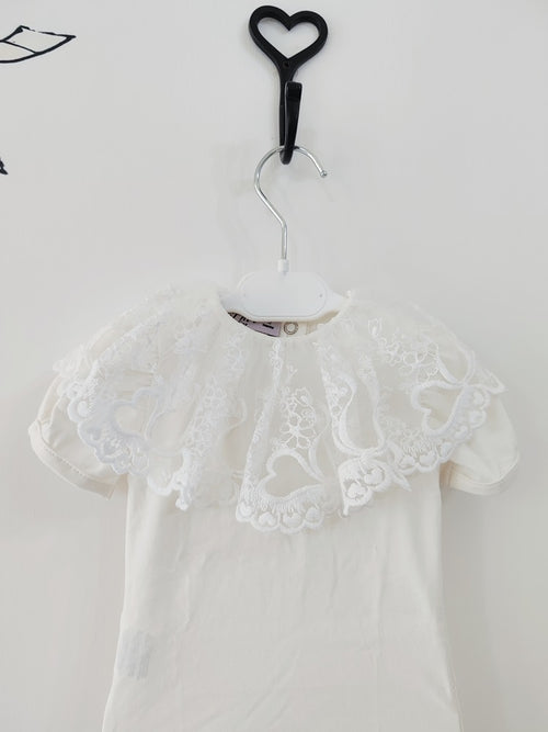 Body e T-shirt con collo in pizzo Phi Clothing