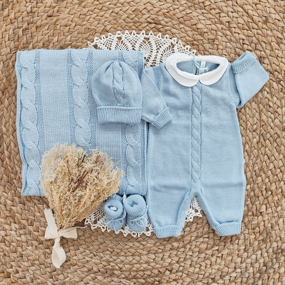 Tutina + cappellino + scarpine + copertina Bebè di Almy