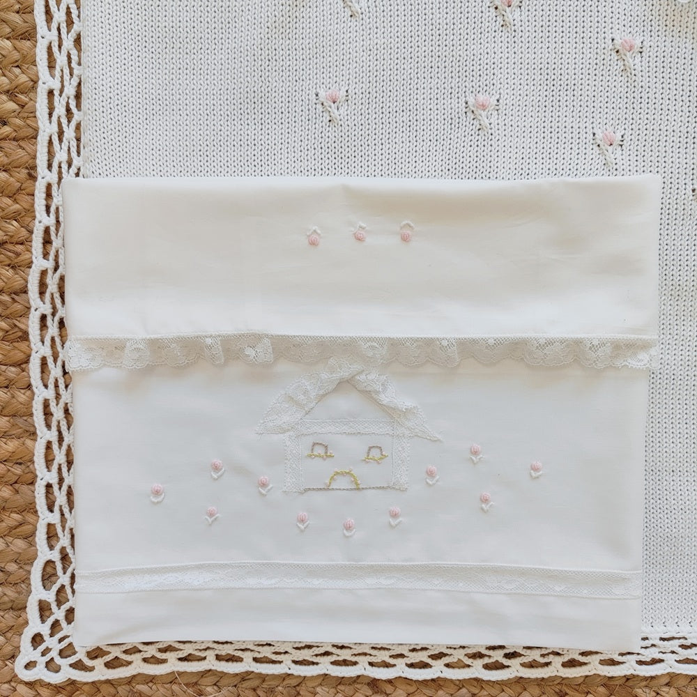 Set: Tutina, Scarpine e Bavetta \ Copertina \ Lenzuolino in filo Jolie Juliet