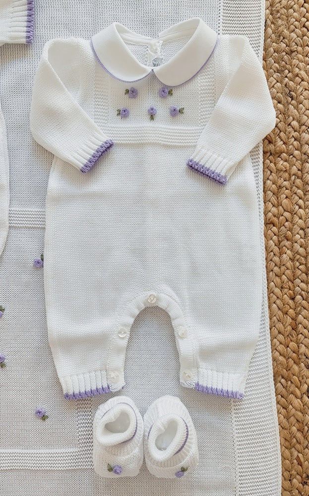 Tutina + Scarpie \ Pagliaccetto + Scarpine \ Bavetta + Cappello \ Lenzuolino \ Copertina in filo La Sartoria Dei Piccoli