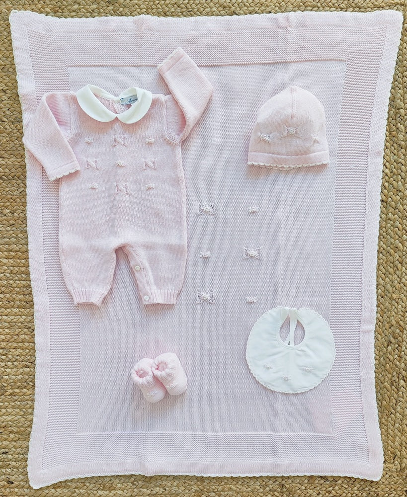 Tutina, Cappellino, Bavetta e Scarpette + Copertina Aurora