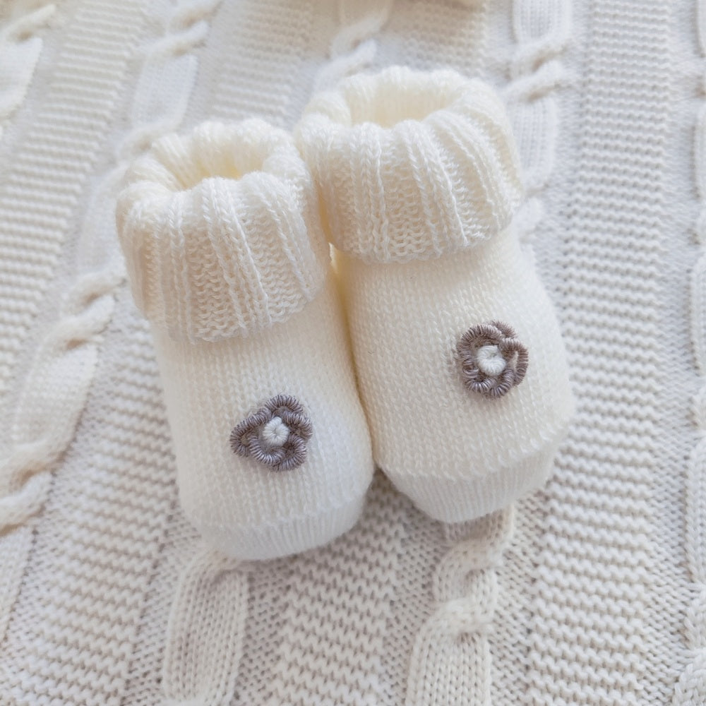 Tutina, Cappellino, Bavetta e Scarpette + Copertina Aurora