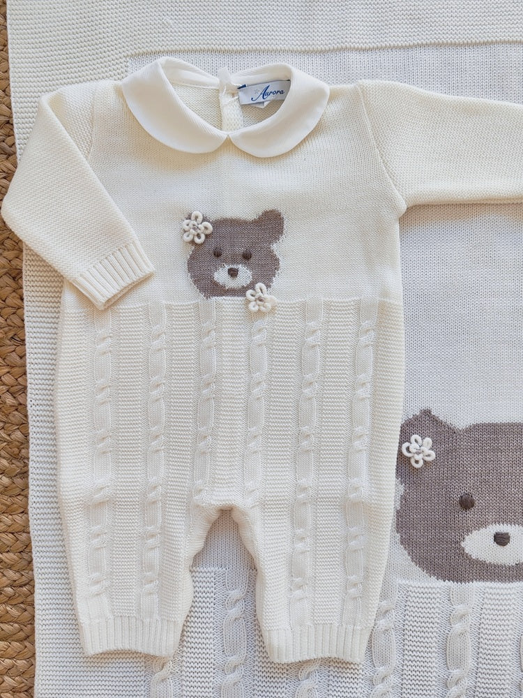 Tutina, Cappellino, Bavetta e Scarpette + Copertina Aurora