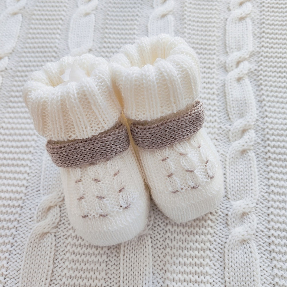 Tutina, Cappellino, Bavetta e Scarpette + Copertina Aurora