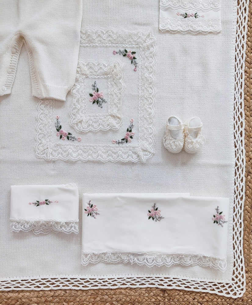 Set: Tutina, Bavetta e Scarpine \ Copertina \ Lenzuolino in lana Jolie Juliet