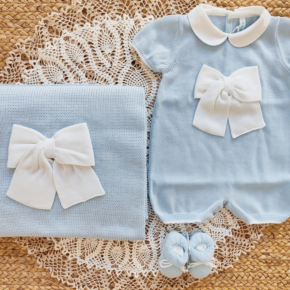 Pagliaccetto + scarpine + copertina in filo Bebè di Almy