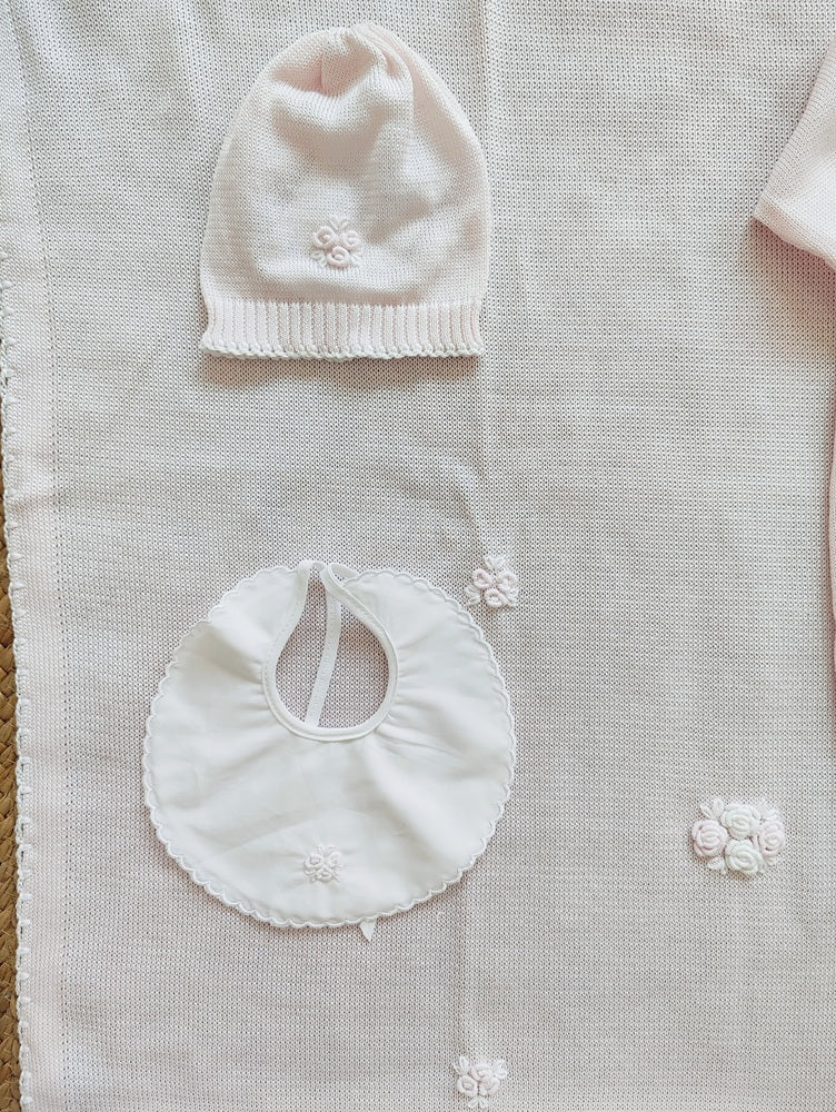 Tutina, Bavetta, Scarpine, Cappello \ Lenzuolino \ Coperta Aurora